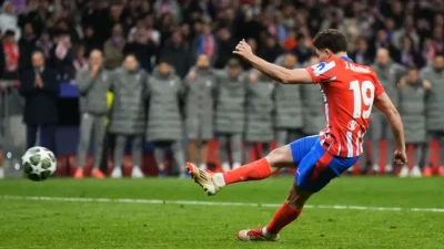 Uluslararası Futbol Birliği Kurulu (IFAB), penaltı atışlarında oyuncunun topa istemeden