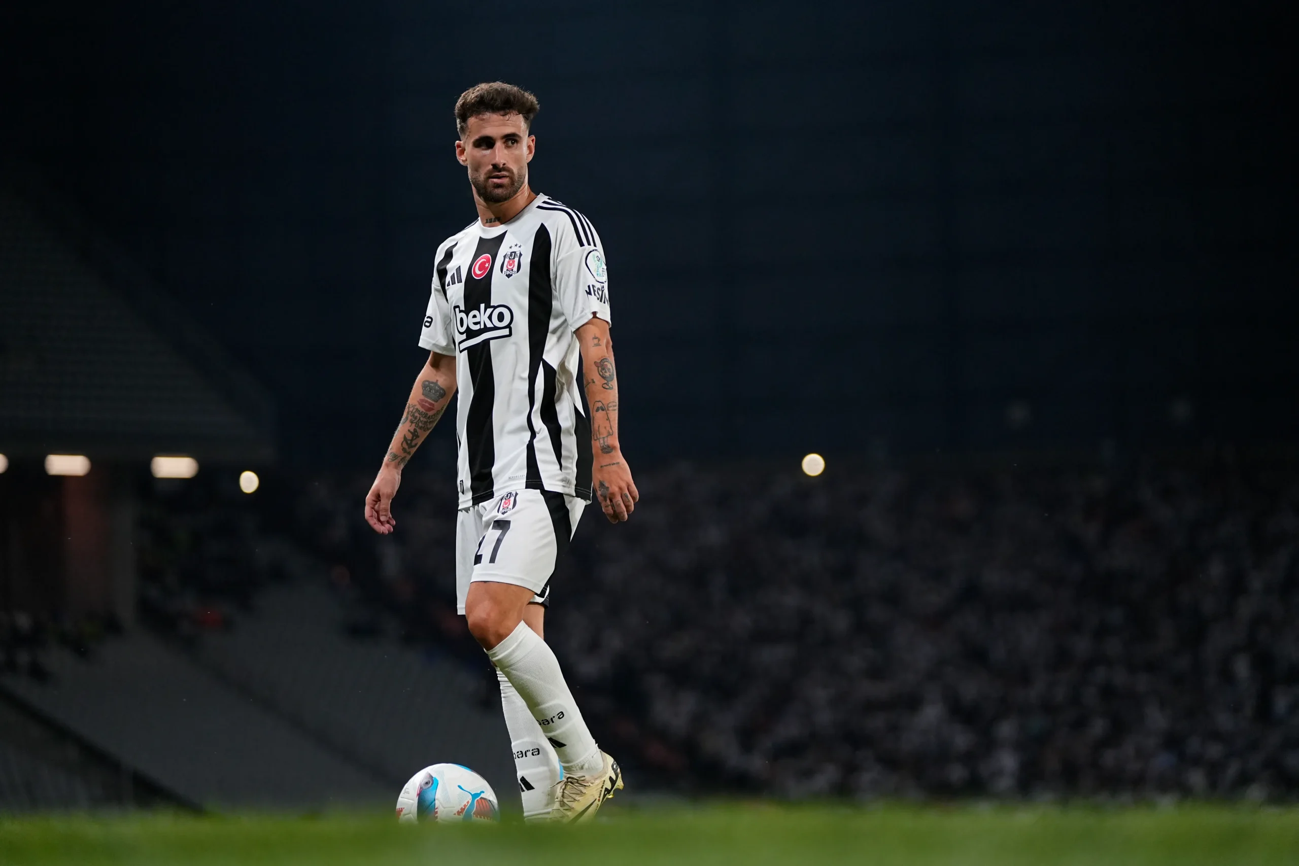 Beşiktaş, 2024-2025 Süper Lig sezonunda 32 farklı futbolcuya şans verirken,