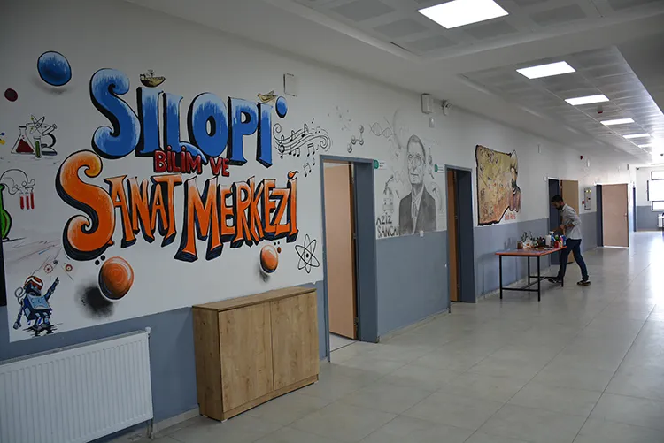 Şırnak’ın Silopi ilçesindeki Bilim ve Sanat Merkezinde (BİLSEM), görsel sanatlar