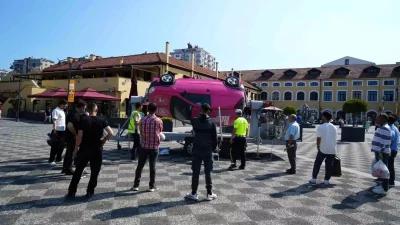 Samsun’da bir alışveriş merkezinde şaşırtıcı bir simülasyon gerçekleştirildi. Çocuklar, özel