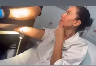 Oyuncu Pelin Akil, Harbiye Açıkhava Sahnesi’nde katıldığı Berkay Şahin konseri