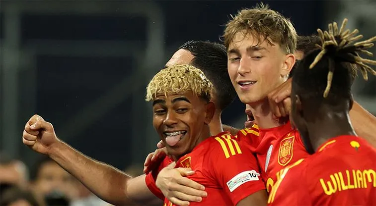 UEFA Uluslar Ligi yarı finalinde İspanya, Fransa’yı 5-4 mağlup ederek
