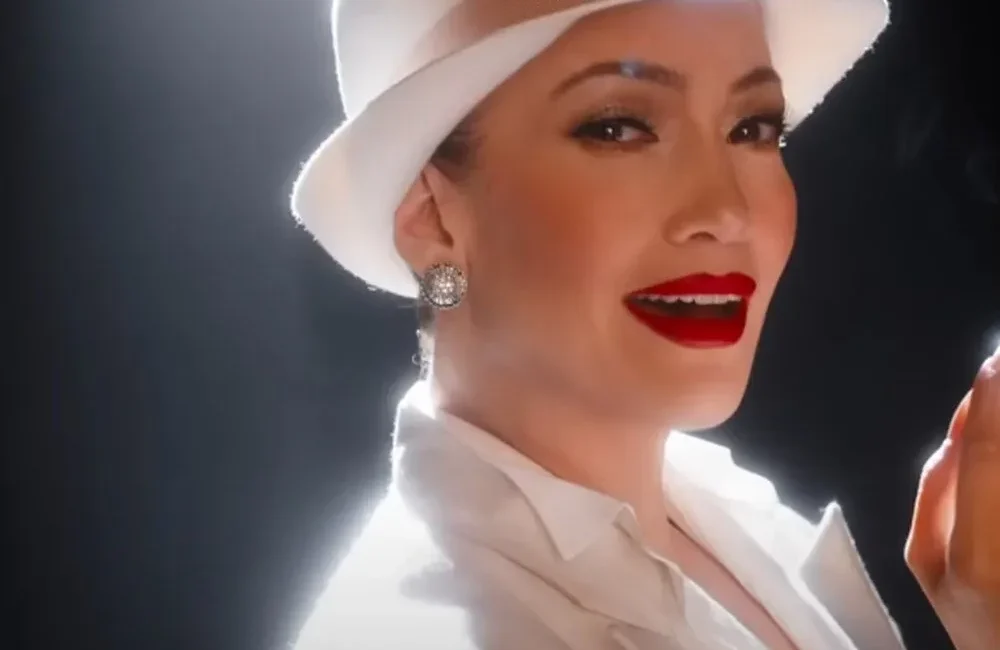Dünyaca ünlü yıldız Jennifer Lopez, hem müzik hem de sinema