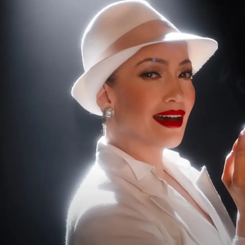 Dünyaca ünlü yıldız Jennifer Lopez, hem müzik hem de sinema