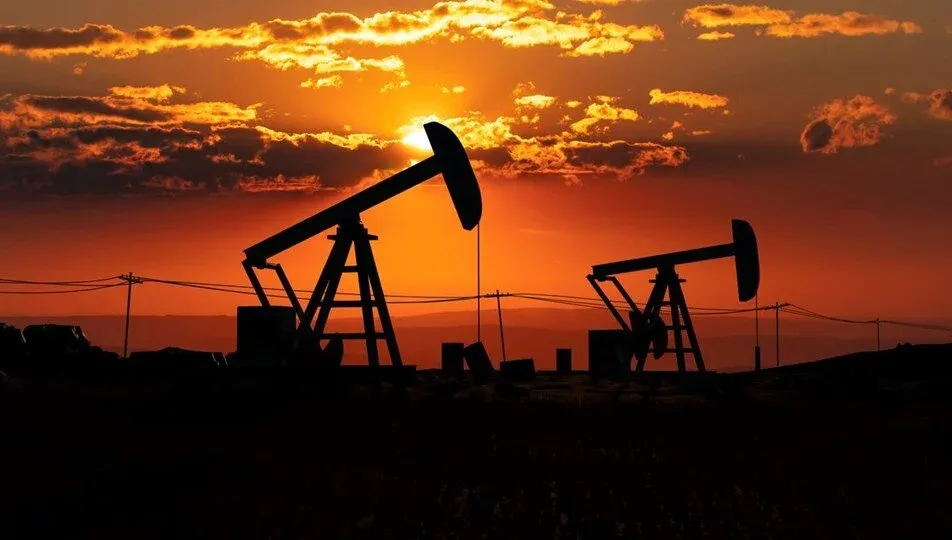 İsrail’in İran’a yönelik saldırı düzenlemesinin ardından petrol fiyatlarında sert bir