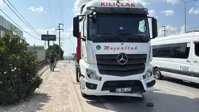Kocaeli’nin Gebze ilçesinde meydana gelen trafik kazasında bir otomobil devrildi.