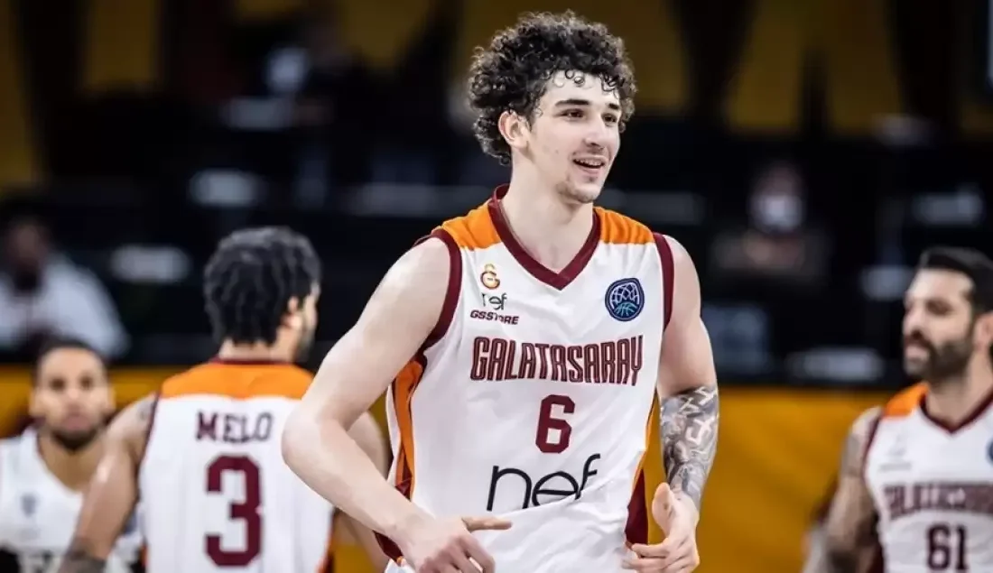 Galatasaray Erkek Basketbol Takımı'nda beklenen bir ayrılık gerçekleşti. Sarı-kırmızılı kulüp,