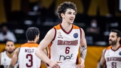 Galatasaray Erkek Basketbol Takımı'nda beklenen bir ayrılık gerçekleşti. Sarı-kırmızılı kulüp,