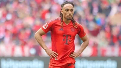 Bayern Münih forması giyen Fransız sağ bek Sacha Boey, geleceğiyle