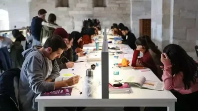 Katar’da lisans eğitimi almak isteyen öğrencilere yönelik yeni bir burs