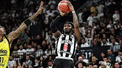 Basketbol Süper Ligi final serisinin üçüncü maçında Beşiktaş Fibabanka, kendi