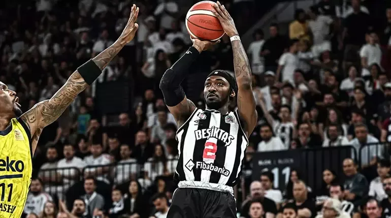 Basketbol Süper Ligi final serisinin üçüncü maçında Beşiktaş Fibabanka, kendi