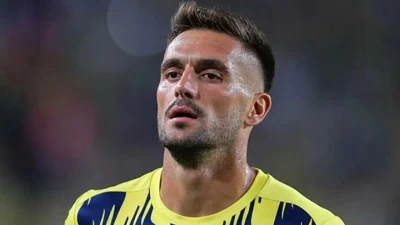 İki sezondur Fenerbahçe forması giyen Sırp futbolcu Dusan Tadic, sarı-lacivertlilerle