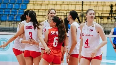 Karadağ'da düzenlenen Balkan Şampiyonası'nda mücadele eden 16 Yaş Altı Kız