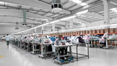 Küresel ekonomik kriz, Türkiye’de birçok firmayı iflasa sürüklerken, Waikiki ve