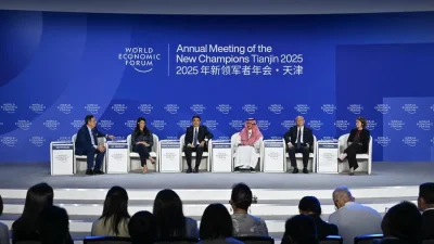 Çin'in kuzeyindeki Tianjin kentinde düzenlenen ve "Yaz Davos Forumu" olarak