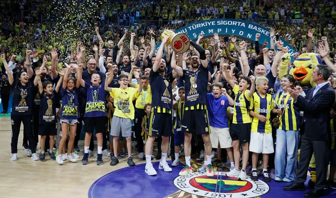 Türkiye Sigorta Basketbol Süper Ligi play-off final serisinin beşinci maçında