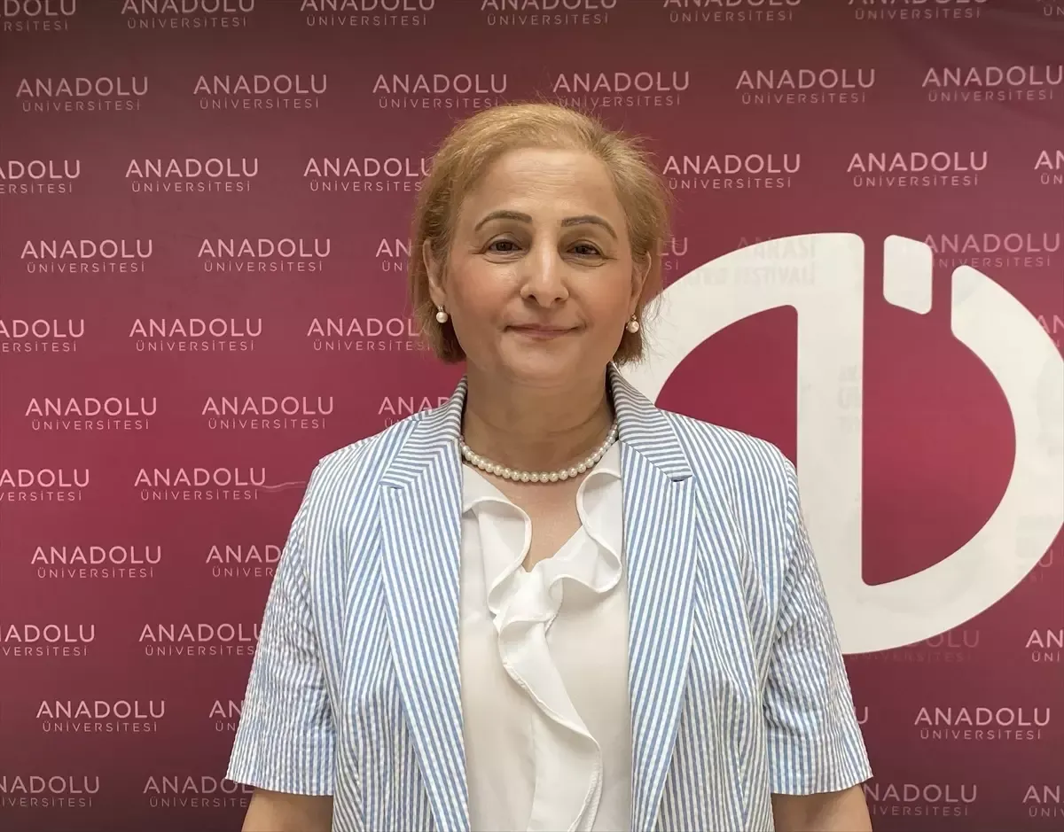 Anadolu Üniversitesi Öğretim Üyesi Prof. Dr. Emine Kolaç, yapay zeka
