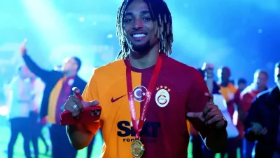 Galatasaray'da sergilediği performansla taraftarların gönlünde taht kuran Sacha Boey, kariyerine