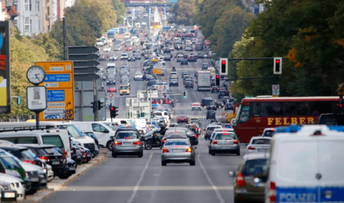 Almanya’nın başkenti Berlin, şehir merkezindeki araç trafiğini ciddi şekilde azaltmak