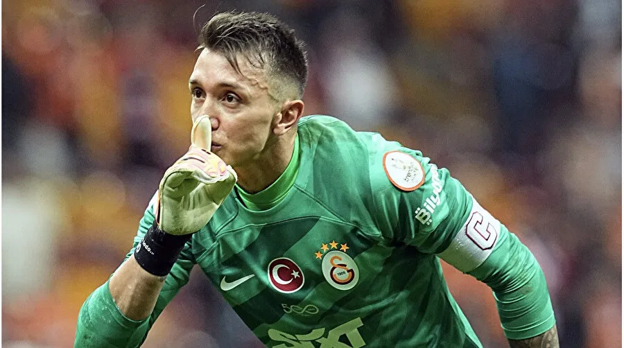 Kulüpte 14 sezonun ardından ayrılan Fernando Muslera’nın yerini doldurmak isteyen