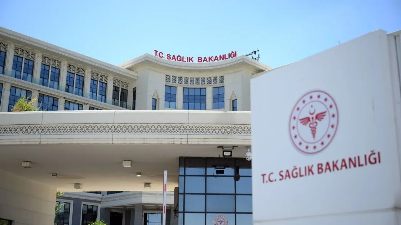 Sağlık bakanlığı hastaneleri denetleyerek, mevcut sorunların hızlı çözümü için mücadele