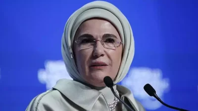 Emine Erdoğan, karne alacak öğrenciler için sosyal medya hesabından anlamlı