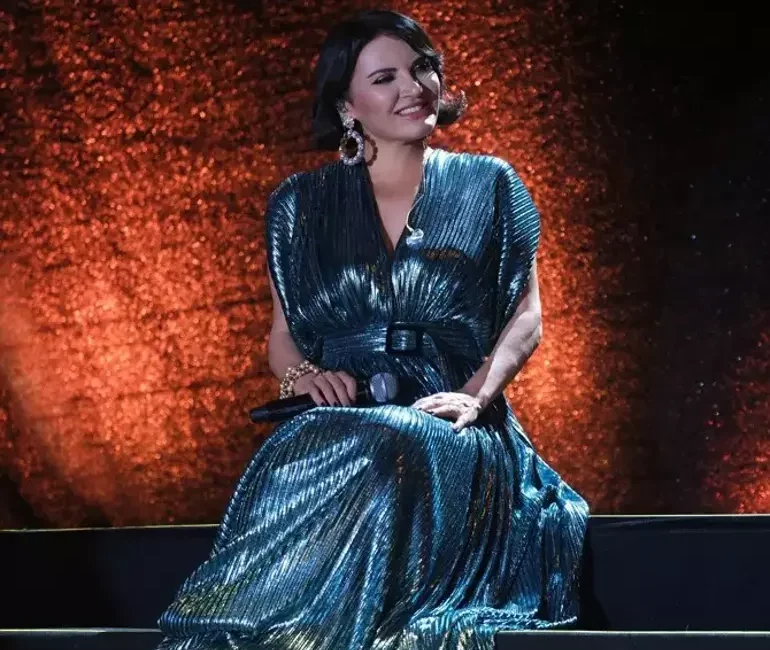 Ünlü şarkıcı Göksel, estetik yaptırdığı iddiaları sonrası sessizliğini bozdu. “O