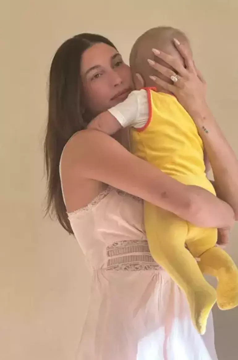 Hailey Bieber kimdir, kaç yaşında, boyu kaç, ne iş yapıyor, evli mi? Hailey Bieber hamile mi?