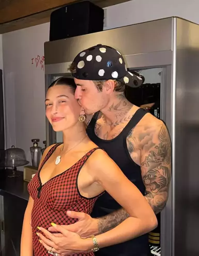 Hailey Bieber kimdir, kaç yaşında, boyu kaç, ne iş yapıyor, evli mi? Hailey Bieber hamile mi?