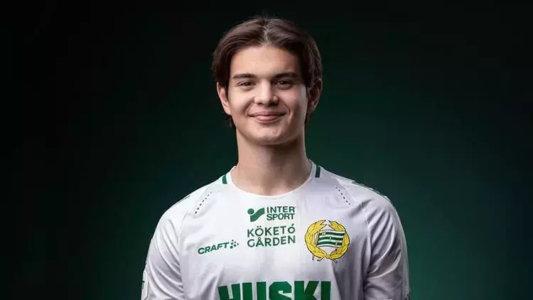 Genç yaşına rağmen Avrupa futbol piyasasında adını duyuran İsak Vural