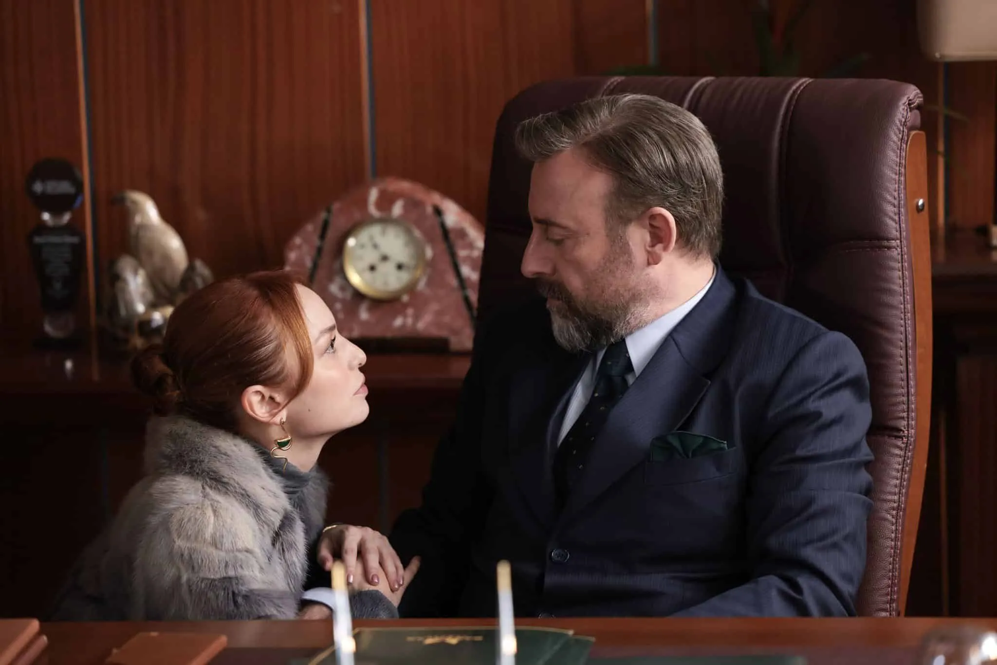 Kral Kaybederse Özlem diziden ayrılıyor mu? Nilperi Şahinkaya diziden neden