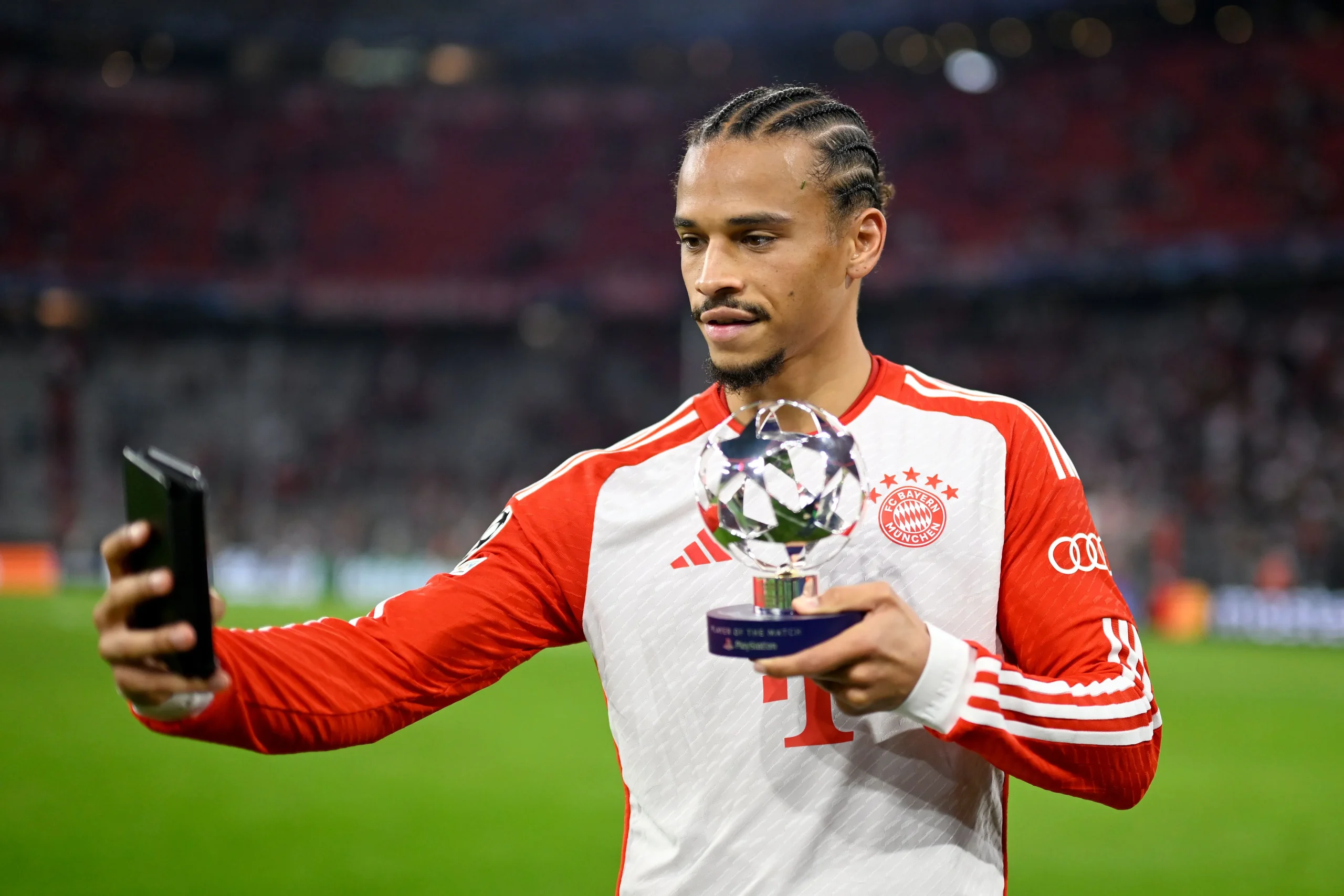 Leroy Sané Kimdir? Hızı ve Yeteneğiyle Süper Lig’in Yeni Yıldızı Leroy Sane Galatasaray ile anlaştı mı?