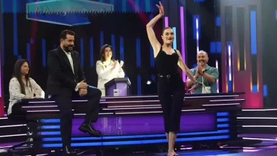 Melis Sezen, Kanal D’nin sevilen yarışması Password’de oryantal dansıyla göz