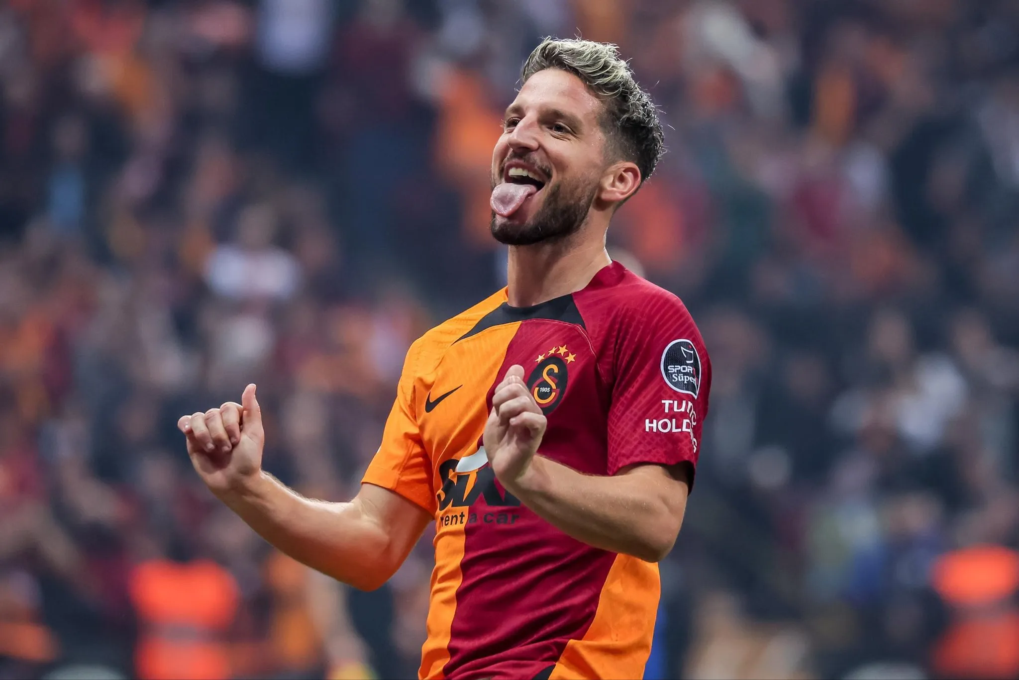 Mertens Futbolu Bıraktı mı? Galatasaray’ın Yıldızına Sürpriz Teklif!