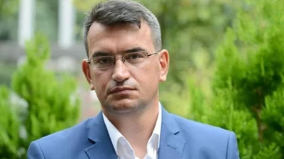 Eski asker ve akademisyen olan DEVA Partisi Kurucu Üyesi Metin