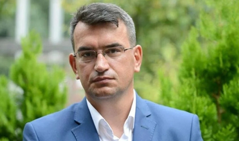 Eski asker ve akademisyen olan DEVA Partisi Kurucu Üyesi Metin