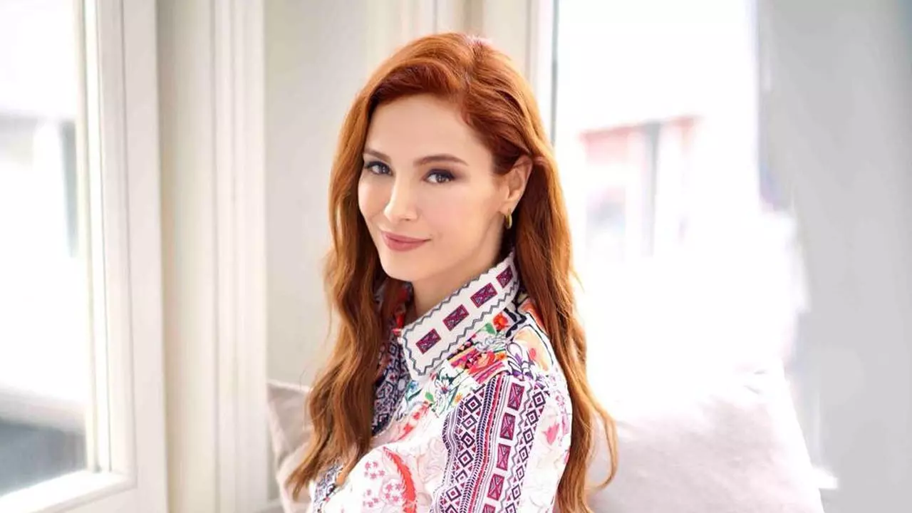 Mine Tugay kimdir, kaç yaşında, sevgilisi var mı? Evli mi, estetikli mi, boyu, kilosu, hangi dizilerde oynadı?