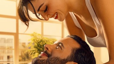  Aşkı Hatırla dizisinin başrol oyuncuları Barış Arduç ve Hande Erçel,