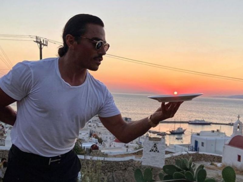 Salt Bae (Nusret Gökçe) Gerçekten Kasap Mıydı, Erzurum'dan Nasıl Çıktı? Nusr-Et’in İlk Şubesi Nerede Açıldı, Serveti Ne Kadar, Kaç Restoranı Var, Doğuş Grubu’yla Hâlâ Ortak Mı?