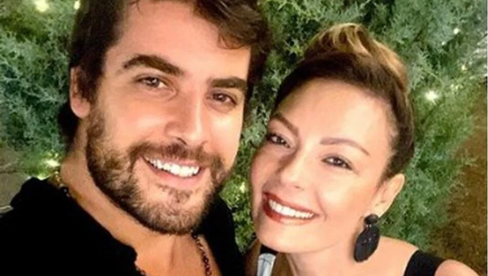  Temiz Para Dizisinin Aslı’sı Özge Özder Kimdir? Kiminle Evli, Çocuğu Var mı, Kaç Yaşında, Aslen Nereli, Hangi Dizi ve Filmlerde Rol Aldı?