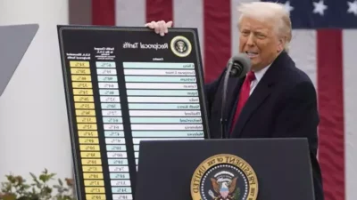 Trump’tan tarife açıklaması geldi. ABD Başkanı, 15 ülkeye ticaret mektubu