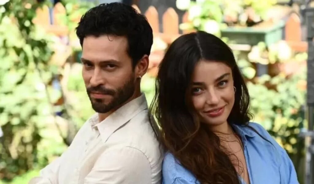 Ekin Koç ve Ayça Ayşin Turan’ı yeniden bir araya getiren