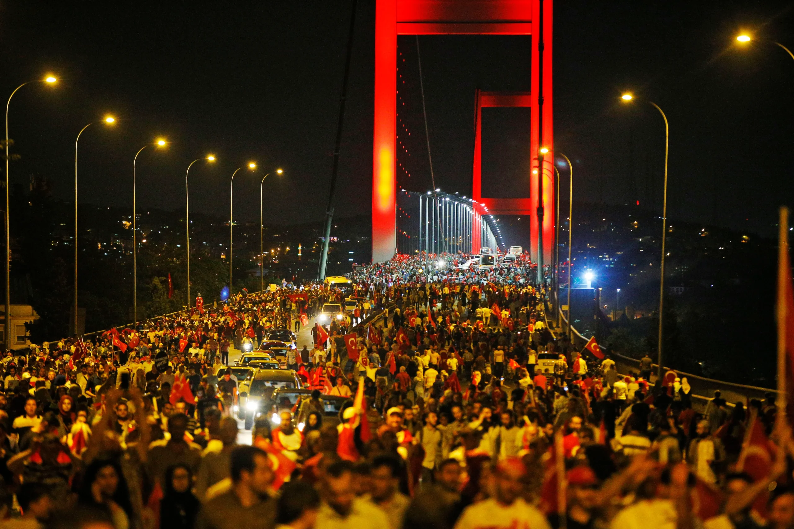 15 Temmuz Resmi Tatil mi? 2025’te Türkiye’nin Anma Günü ve Kapalı Olan Yerler