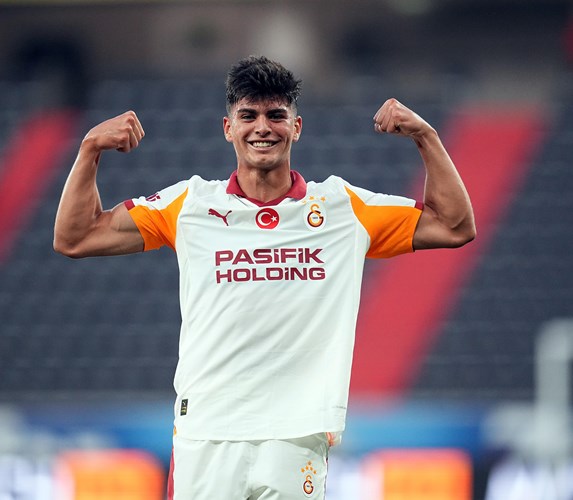 Galatasaray Cagliari: 3-1 (Geniş Maç Özeti, Maçın Golleri ve Maç Detayları)