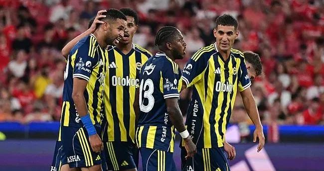 Yeni sezon hazırlıklarına İstanbul’da devam eden Fenerbahçe, Chobani Stadı’nda oynanan