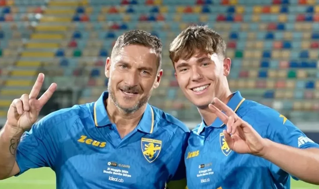 İtalyan futbolunun ve AS Roma tarihinin efsane isimlerinden Francesco Totti'nin