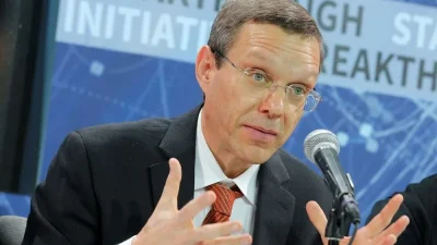 Harvard Üniversitesi’nden ünlü astrofizikçi Avi Loeb, WBZ-TV’ye verdiği röportajda dikkat