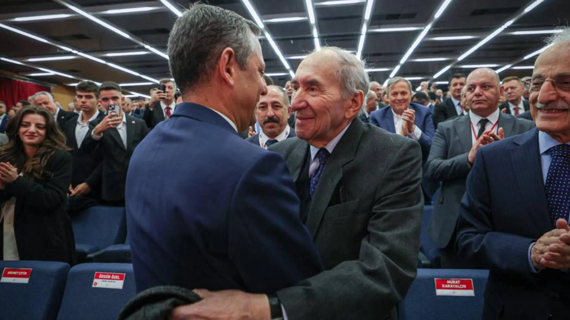 Altan Öymen Neden Öldü? CHP’nin Eski Liderinin Hayatı ve Siyasi Mirası