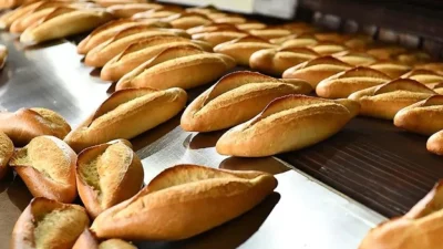 Türkiye'nin temel gıda maddesi olan ekmek zamlandı.